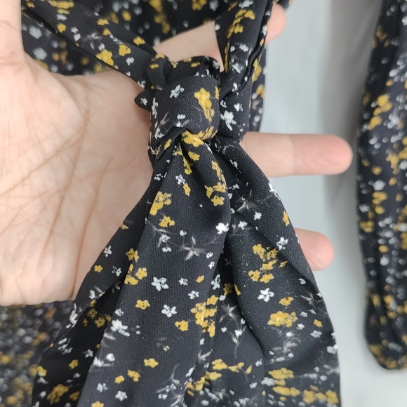 Dynamite Wrap-Style Black And Yellow Dress A16 - Picture 6 of 7